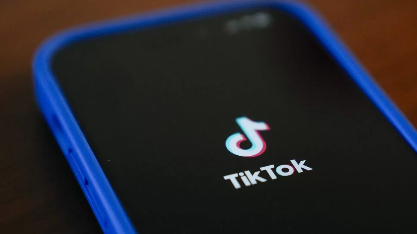 TikTok signs deal to spin off US business