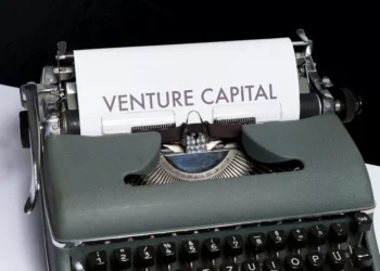 “Understanding Finanzas: The Art and Science of Managing Money”