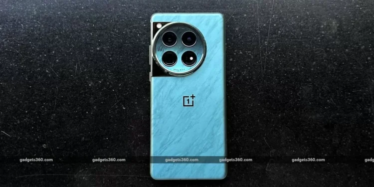 OnePlus 12 Review: A No-Frills Flagship for 2024