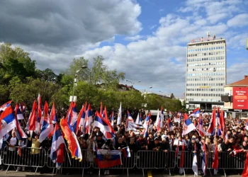 Thousands of Bosnian Serbs attend rally denying Srebrenica genocide
