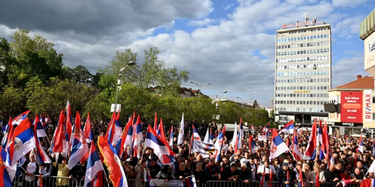 Thousands of Bosnian Serbs attend rally denying Srebrenica genocide