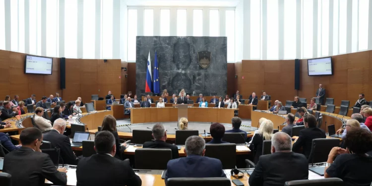 Slovenia officially recognizes Palestinian statehood