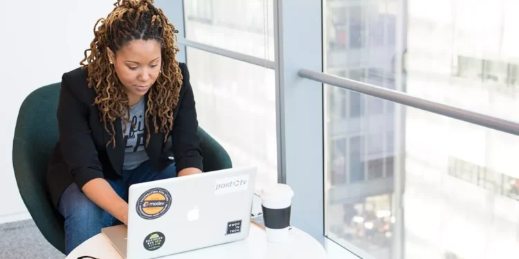 “Revolutionizing Business: The Impact of Technology Intelligence Online”