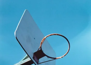 “The Power of Deportes: Uniting Communities Through Sports”