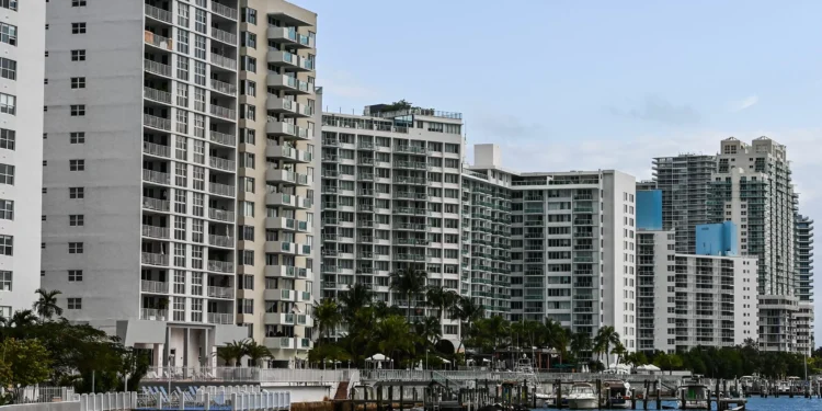 Map Reveals Scale of Florida’s Property Insurance Crisis