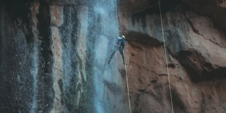 “The Universal Language of Deportes: Uniting People Through Sports”