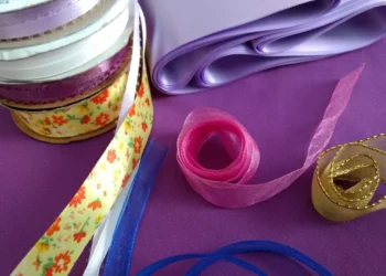 “Uncovering the True Meaning of Economía: Beyond Numbers and Figures”