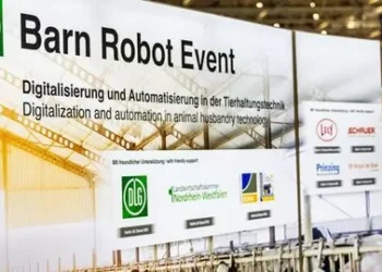 Focus on automatic feed pusher for cattle housing at EuroTier 2024