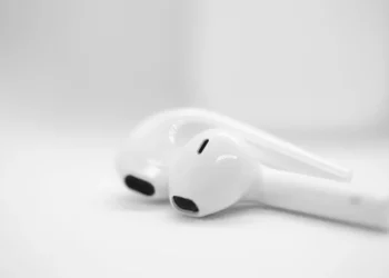 “The Inescapable Influence of Technology in Our Daily Lives”