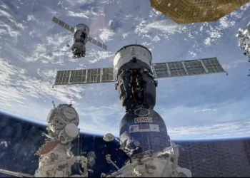 2 record-setting Russian cosmonauts, US astronaut return to Earth