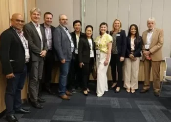 Regionally tailored networking and know−how transfer