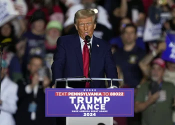 Trump Rally Erupts at News of Biden’s ‘Garbage’ Remark