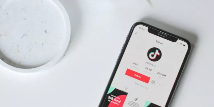 “The All-Encompassing Impact of Social Media in Our Lives”