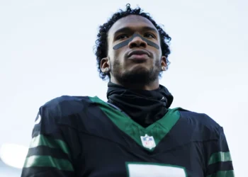 Jets Star Wide Receiver Predicted to Seek Offseason Trade From NY, Rodgers