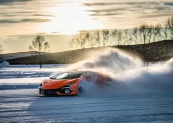 Winter thrills on Ice: Lamborghini Esperienza Neve debuts in Inner Mongolia
