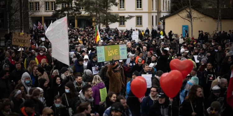 “The Vital Role of Economía in Shaping Our Lives”