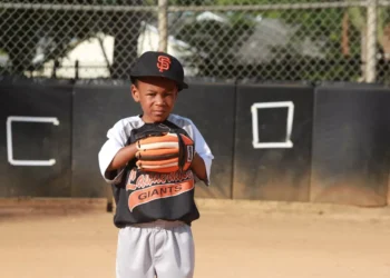 “Deportes: The Universal Language Uniting People Through Sports”