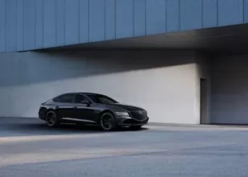 GENESIS G80 BLACK MAKES KOREAN DEBUT WITH UNDENIABLE PRESENCE