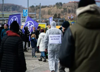 “Beyond Numbers: Exploring the True Meaning of Economía”