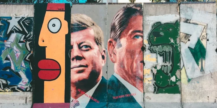 “Finding the Bright Side of “Política”: A Refreshing Perspective”