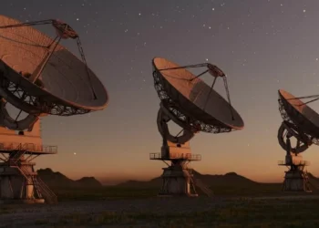 Strange Fast Radio Bursts Emerge from an Ancient Dead Galaxy, Baffling Scientists