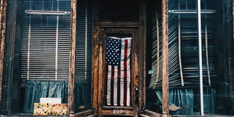 “Politics: Headlines Highlighting Negative Connotations and Corruption”