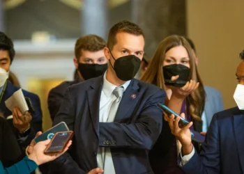 One Democrat Sides With Republicans to Push Trump-Backed Funding Bill