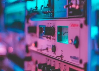 “The Unifying Power of Música: Breaking Barriers, Bonding Cultures”