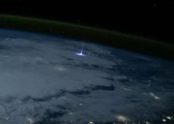 Astronaut Captures Rare ‘Gigantic Jet’ Lightning Extending 50 Miles Above Earth