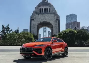 Automobili Lamborghini Debuts the Urus SE, Its Most Powerful Super SUV Yet, in Mexico