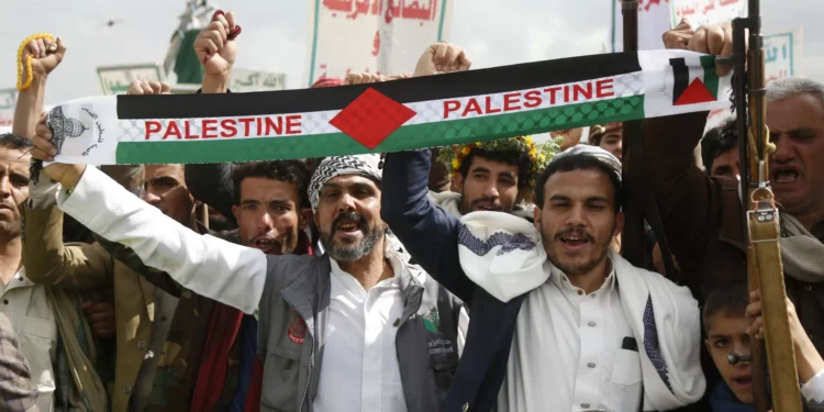 Houthis ‘Laughing Out Loud’ at Claims Iran Leaving Yemen Amid US ‘Failure’