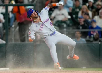 Mets Trade Idea Gets $50 Million Defensive Genius After Latest Centerfield Crisis