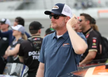 Earnhardt Jr. pays touching tribute to Dr Jerry Petty after “friend of NASCAR” passes away