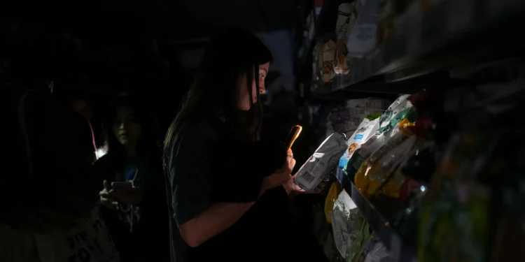 Spain declares state of emergency as blackout cripples major regions