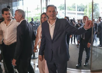 Portugal’s center-right wins election but falls short of majority