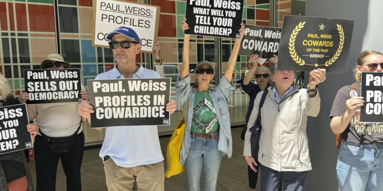 Top Democratic Lawyer, 3 Others Leave Paul Weiss To Start New Firm: Reports