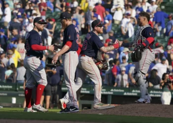 Former Phillies, Mets, Red Sox Pitcher Announces Retirement