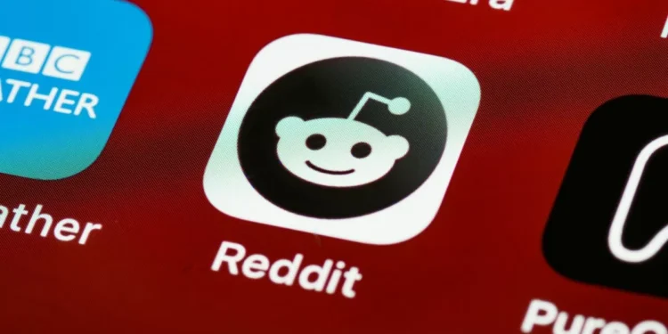 AI Researchers Secretly Used Reddit to Test Chatbot Persuasion