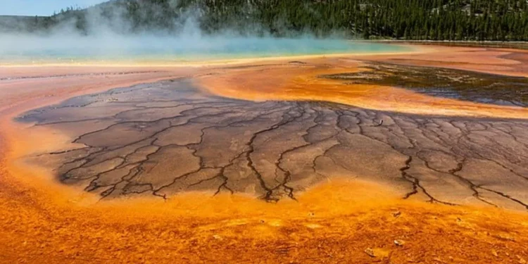 New Study Suggests Yellowstone May Help Solve the World’s Helium Crisis