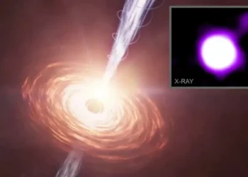 NASA Chandra Spots Distant X-Ray Jet; Telescope Faces Major Budget Cuts