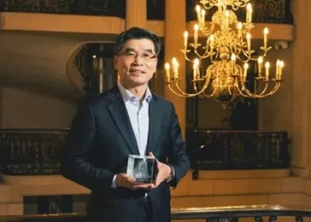 Kia President and CEO Ho Sung Song honored at 2025 Autocar Awards