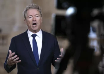 GOP Senator Accuses Trump Of ‘Petty Vindictiveness’ After White House Snub