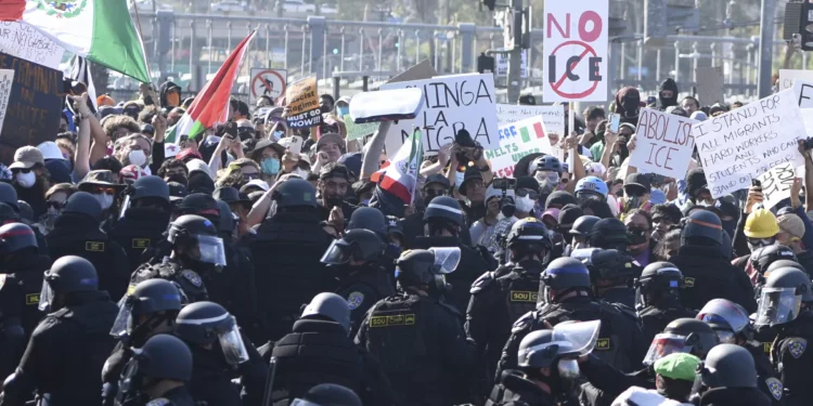 75 Democrats Express ‘Gratitude’ to ICE in Antisemitism Vote Amid LA Riots