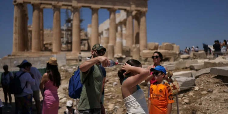 Europe scorched by summer’s 1st heatwave as continent warms