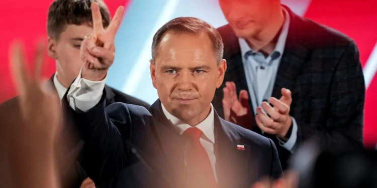 Euroskeptic Nawrocki wins narrow Polish presidential election