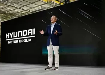 Hyundai Motor Group Executive Chair Euisun Chung and Chung Family Honored with Automotive News Centennial Award