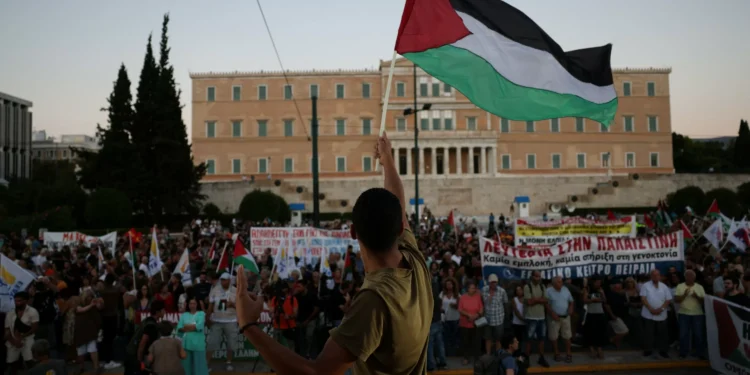 Ex-Greek PM Papandreou urges Palestine recognition for peace