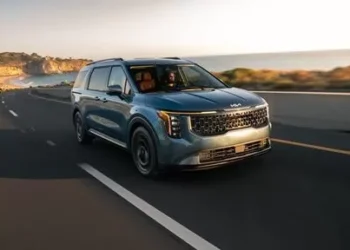 Carnival and Telluride SUV named 2025 category winners by New England Motor Press Association