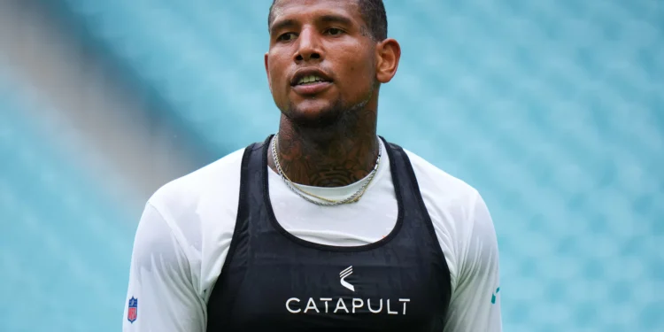 Back on Track: Veteran Tight End Scores First Touchdown Since 2023 Season