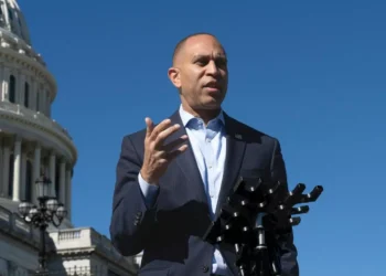 Jeffries: Trump AI feces video ‘deeply unserious, deeply unpresidential’